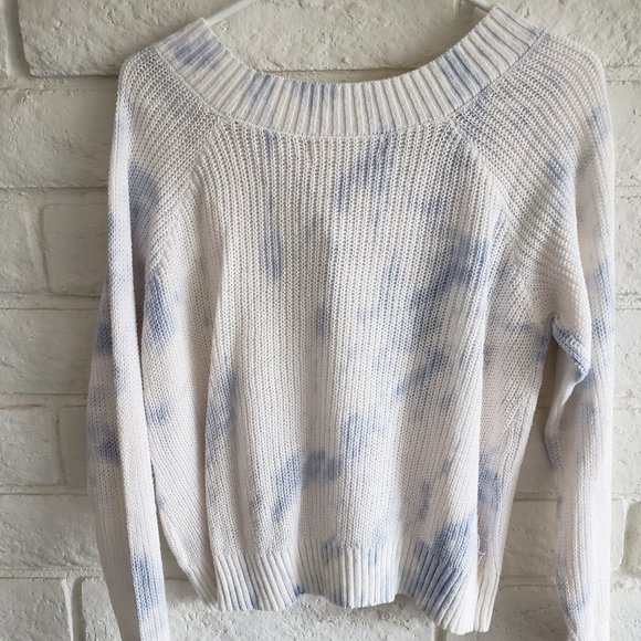 NWT Forever 21 White and Blue Cloud Tie Dye Sweater - Picture 4 of 4